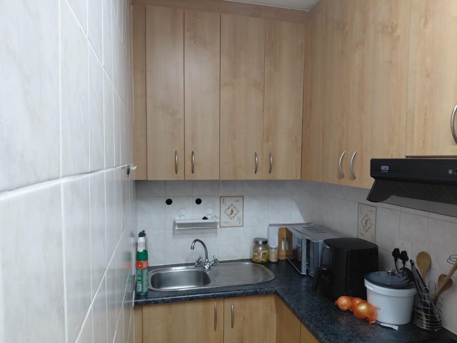 To Let 1 Bedroom Property for Rent in Monte Vista Western Cape